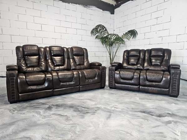 Eric Church Real Leather Sofá and Loveseat